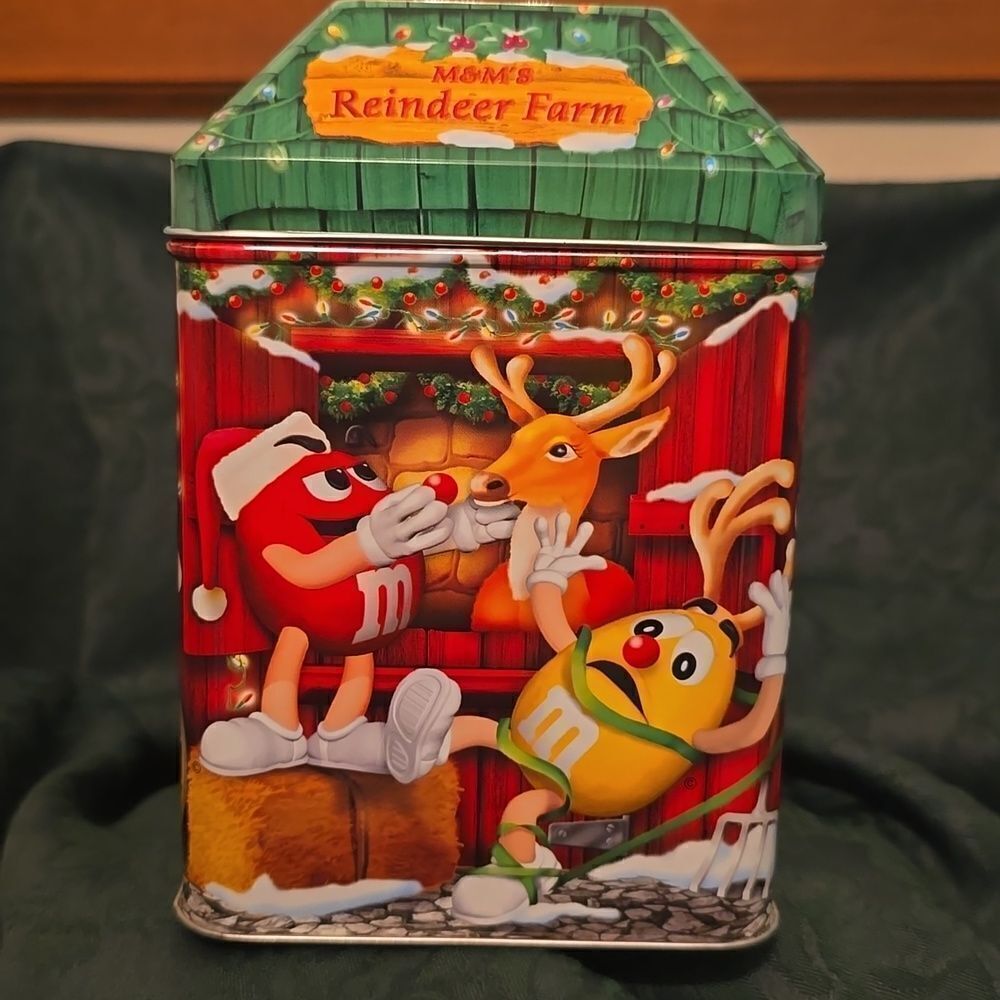M&Ms Christmas‎ Village Series reindeer farm #16 Limited Edition canister 2003